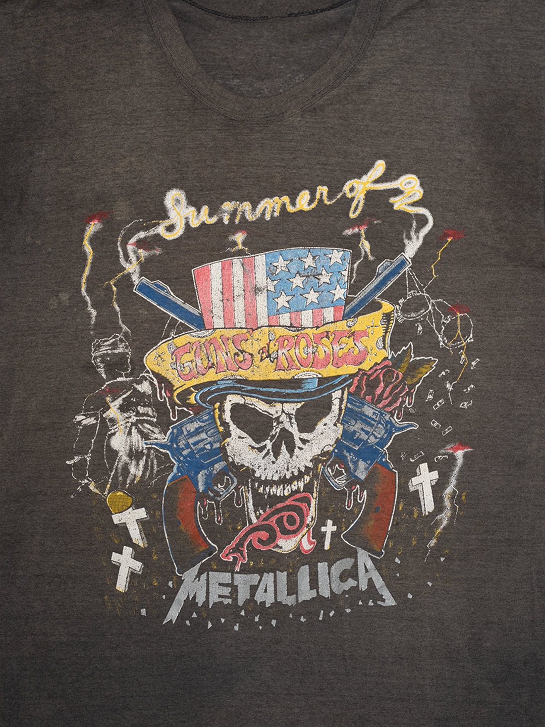 GUNS N ROSES X METALLICA close up
