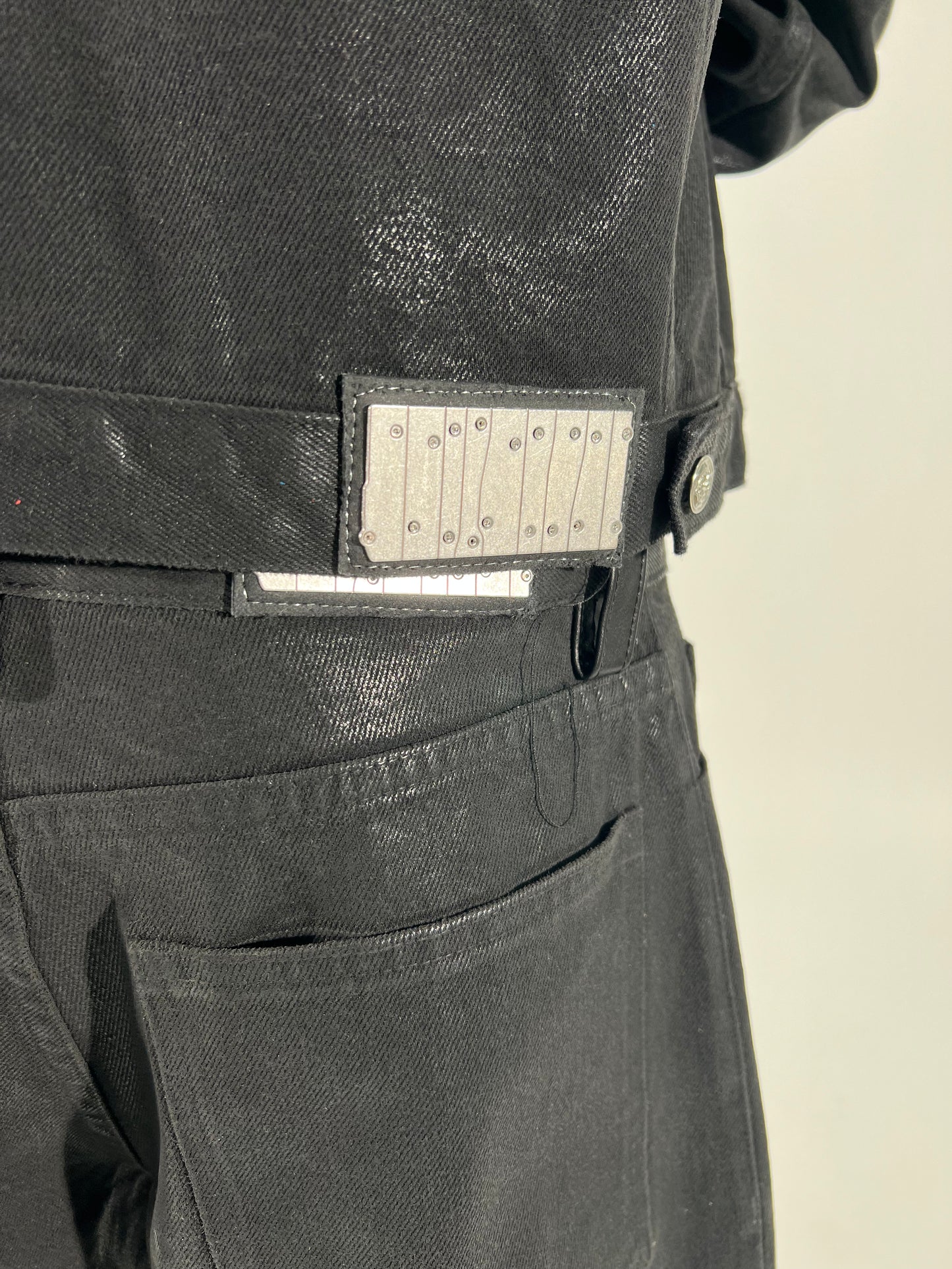 Brennende Gummijacke