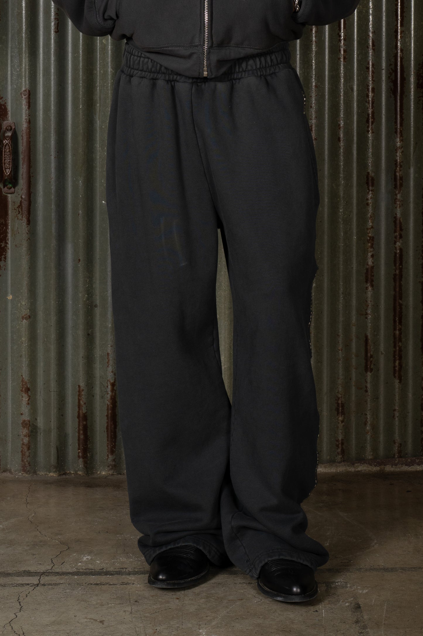 CHROME STITCH SWEATS - NIGHT - COPY